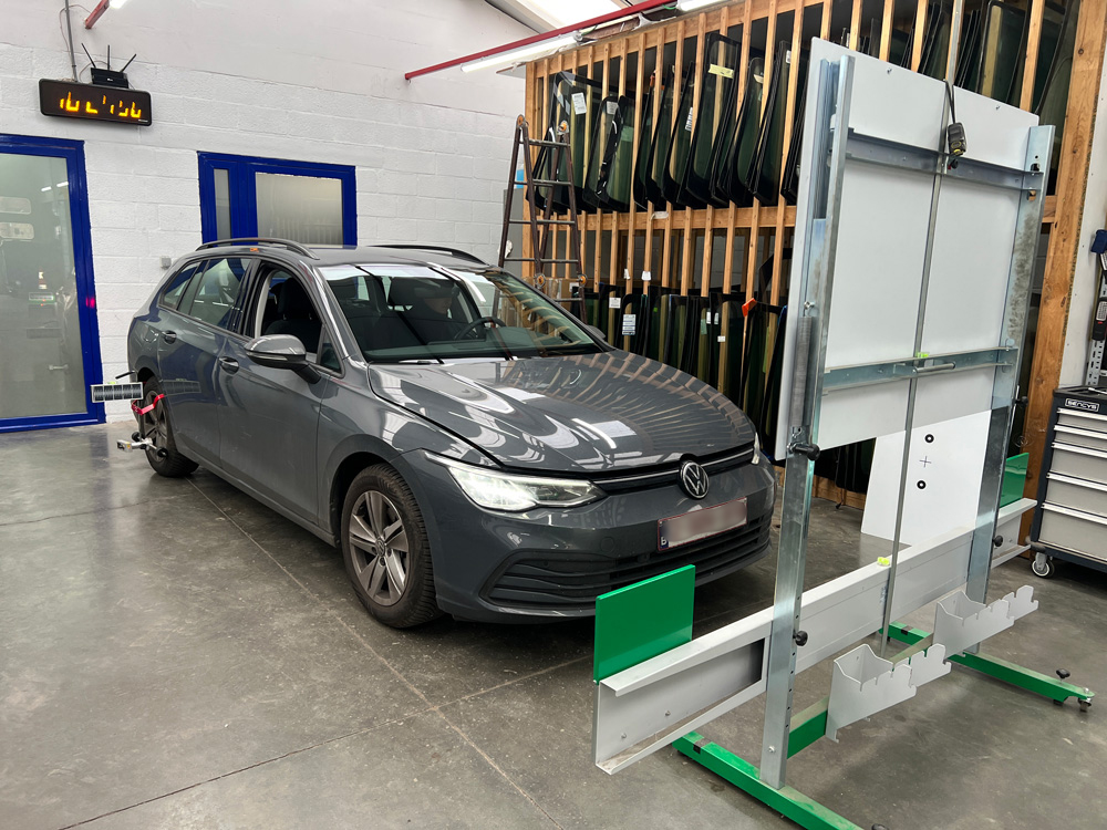 Pourquoi la calibration ADAS est indispensable après un remplacement de pare-brise ?