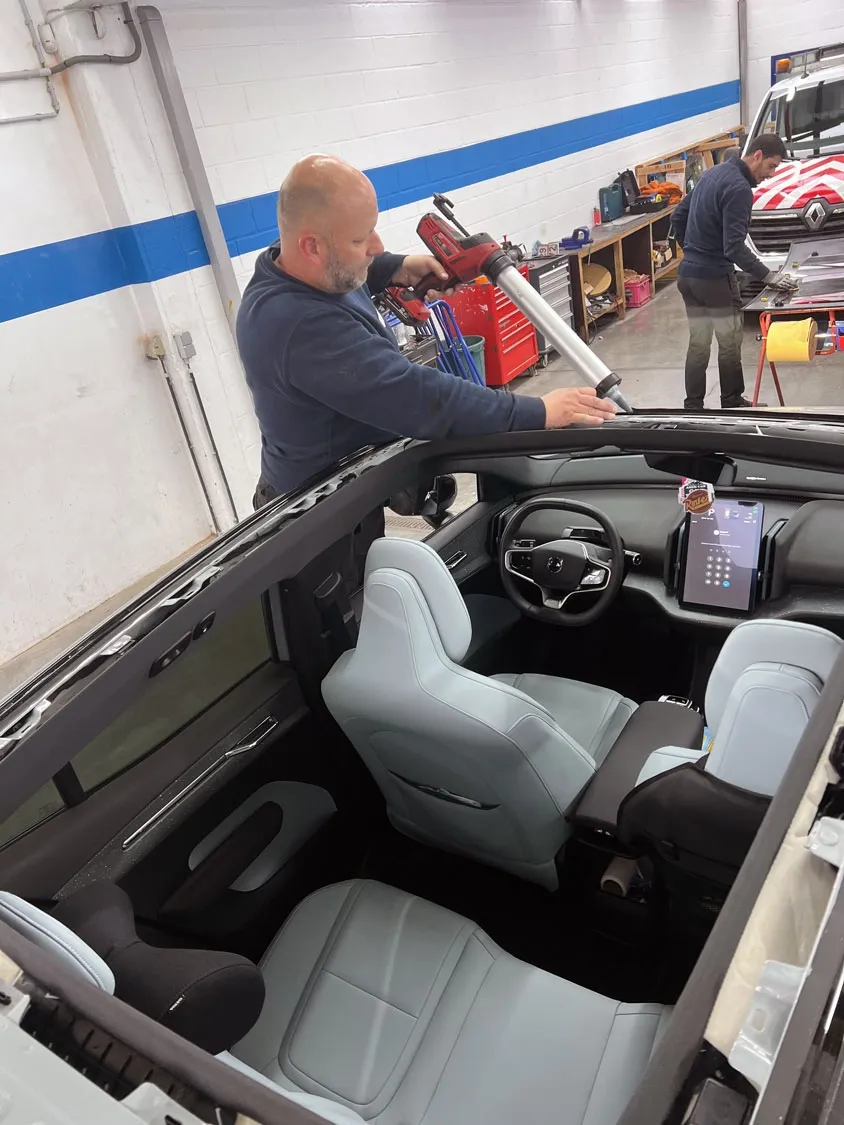 Logo de réparation toit